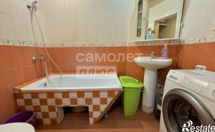 2-комн квартира улица Клары Цеткин, 1,  д. 1