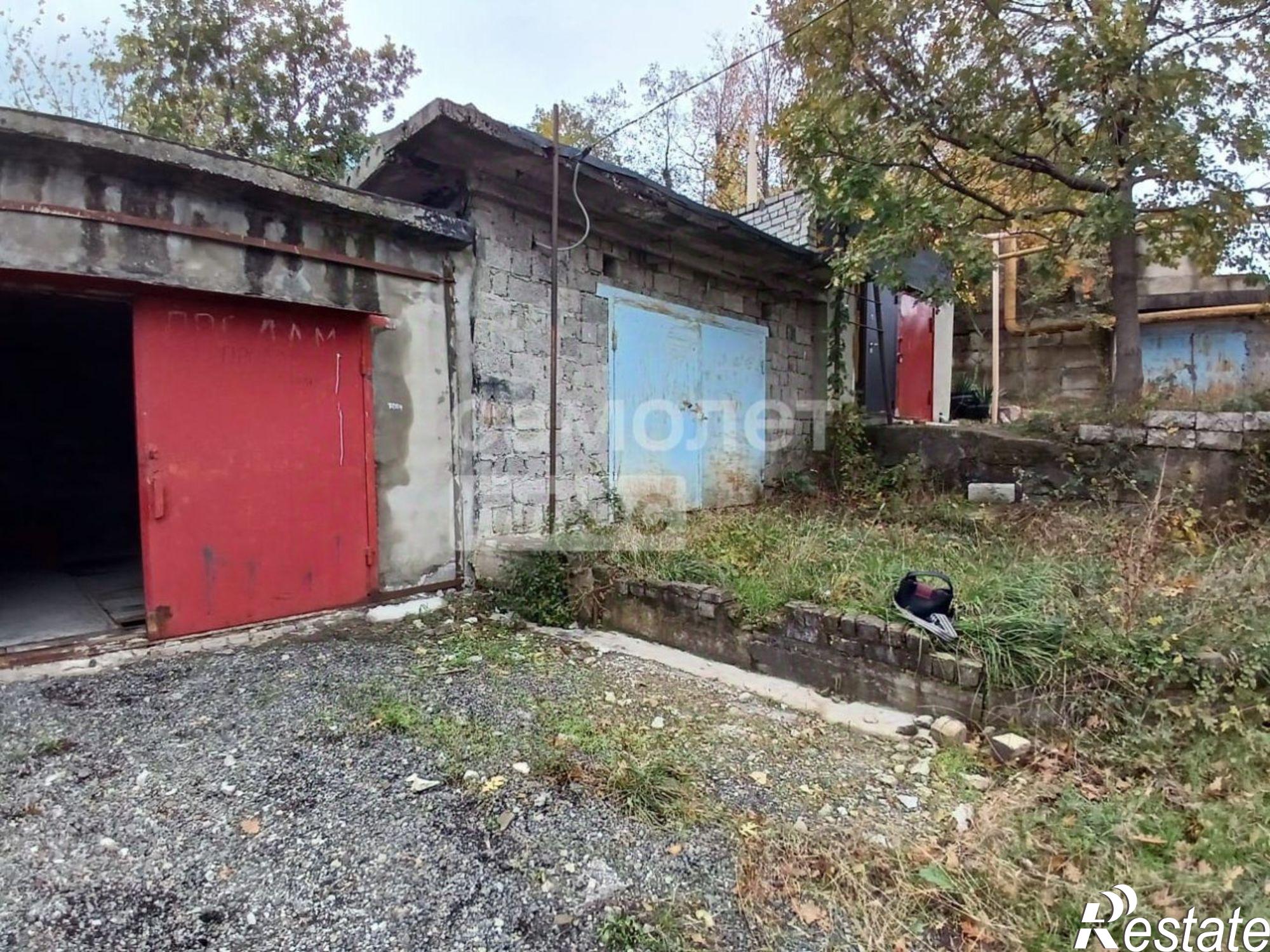 Купить гараж, место в паркинге за 1 500 020 рублей на Лазурная улица, 25Б