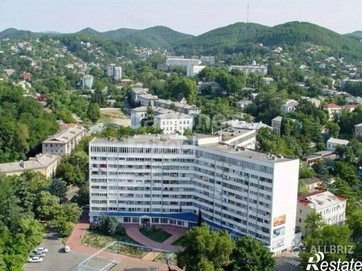 3-комн квартира улица Карла Маркса, 1,  д. 1