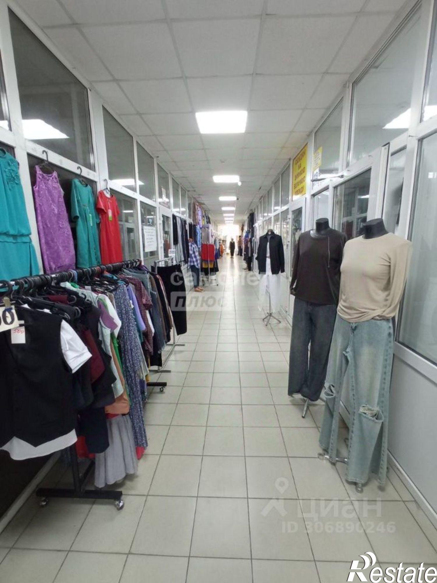 Купить торговое помещение за 25 000 200 рублей на ул Гагарина, 9