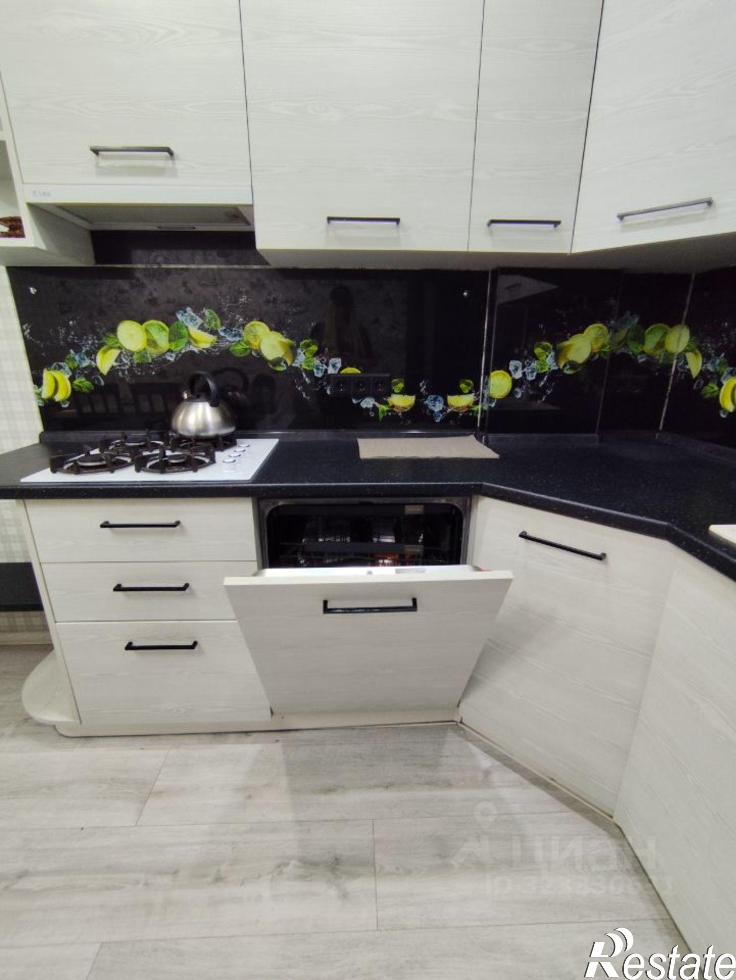 Купить квартиру за 14 000 000 рублей на ул Черноморская, 12