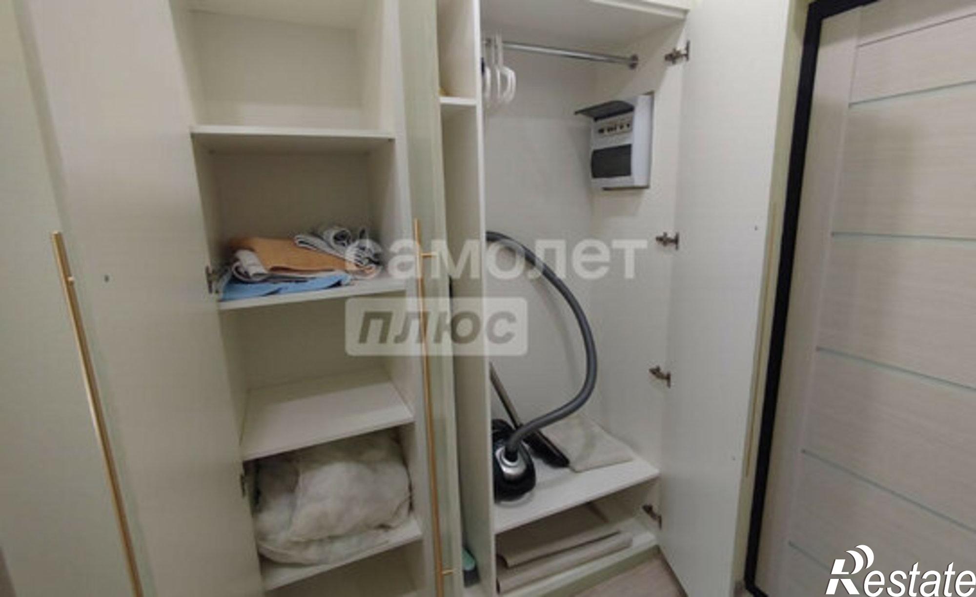 Купить квартиру за 7 700 000 рублей на улица Портовиков, 39/4