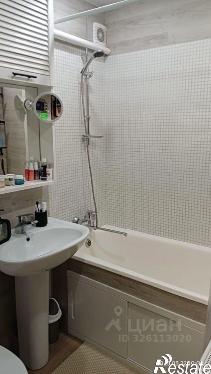 3-комн квартира ул Б. Хмельницкого, 4,  д. 4