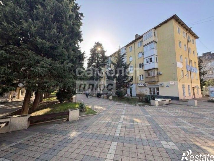 3-комн квартира улица Галины Петровой, 10,  д. 10