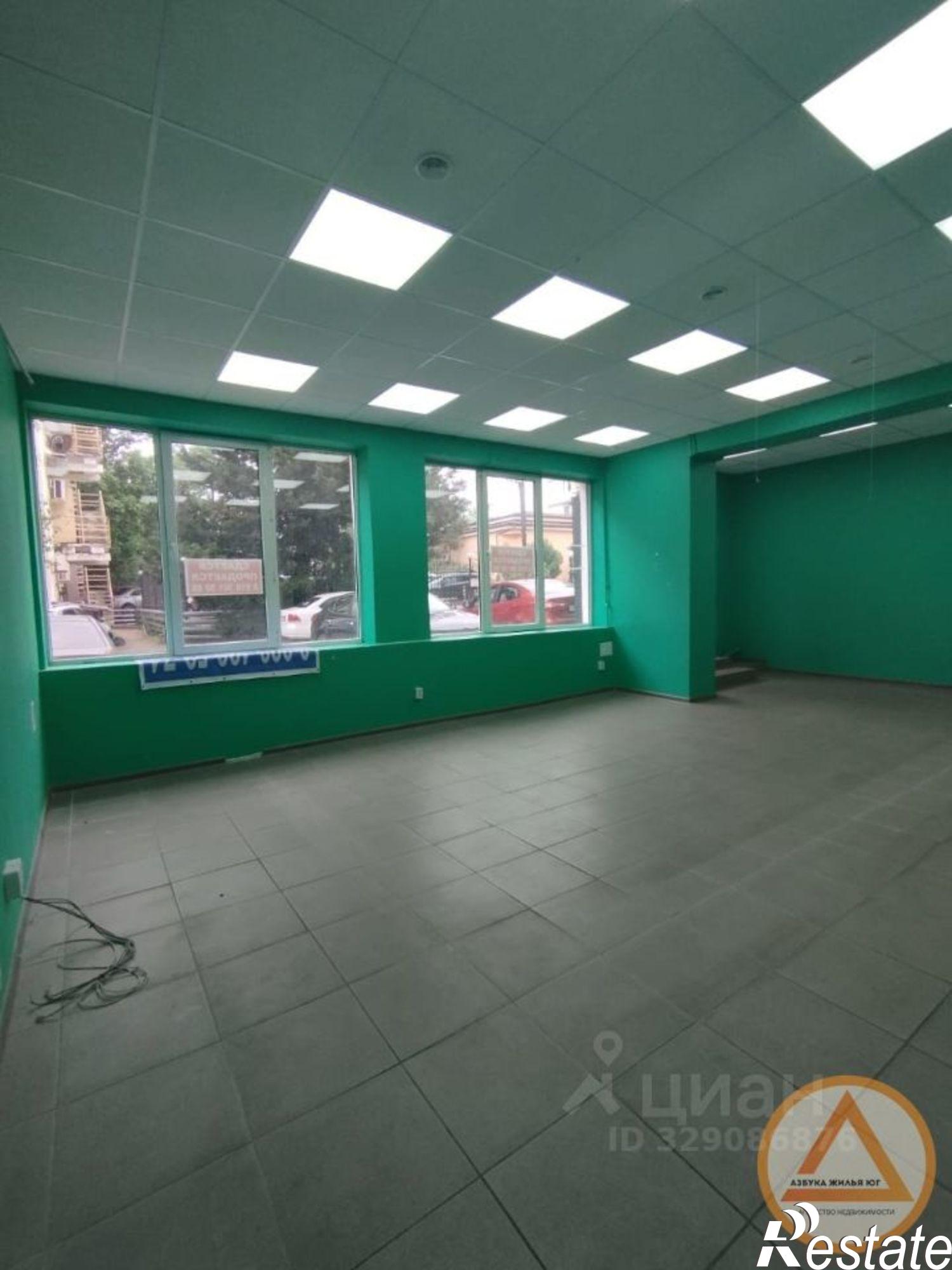 Купить торговое помещение за 10 000 100 рублей на ул Свободы, 14А