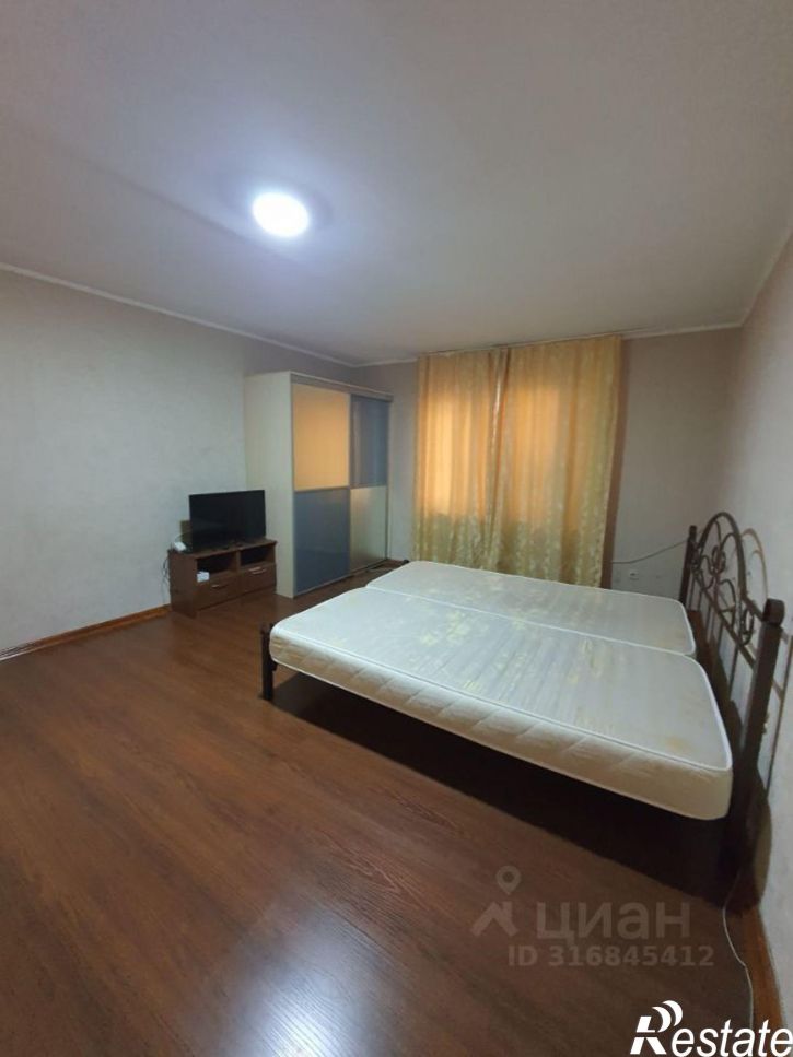 1-комн квартира улица Космонавтов, 20,  д. 20
