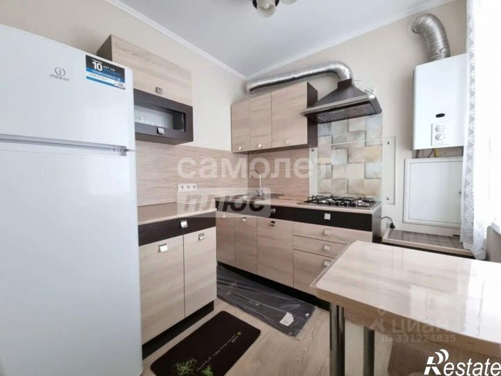 2-комн квартира ул Г. Петровой, 4,  д. 4