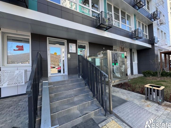 3-комн квартира улица Портовиков, 39/1,  д. 39/1