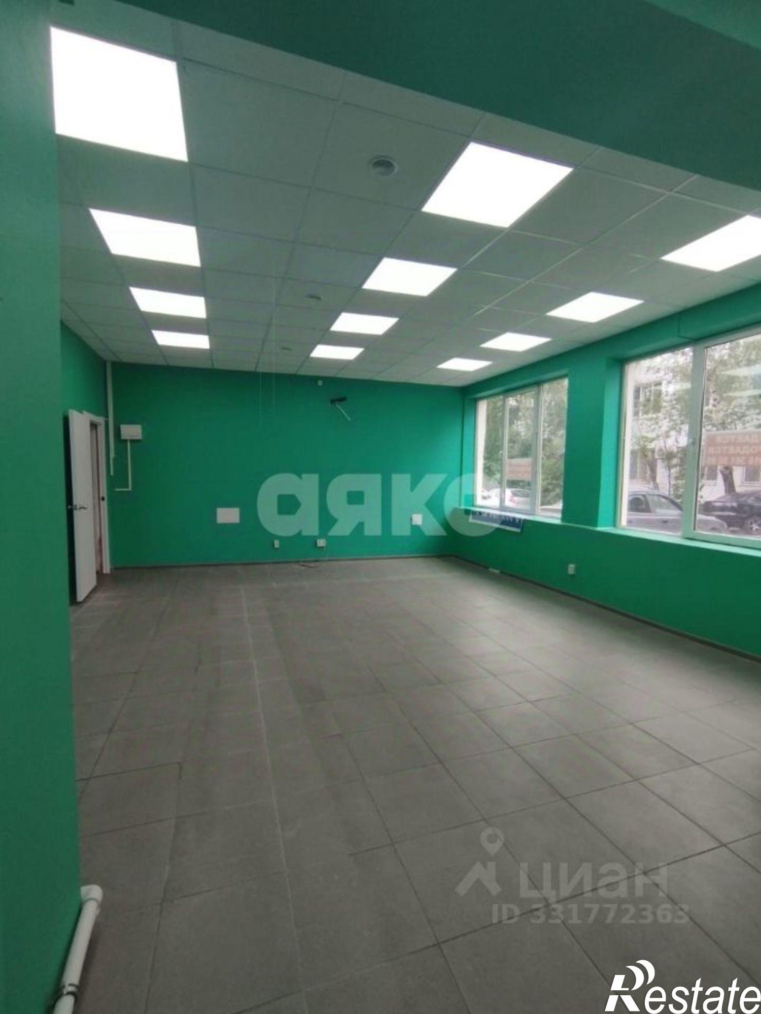Купить торговое помещение за 10 000 100 рублей на ул Свободы, 14А