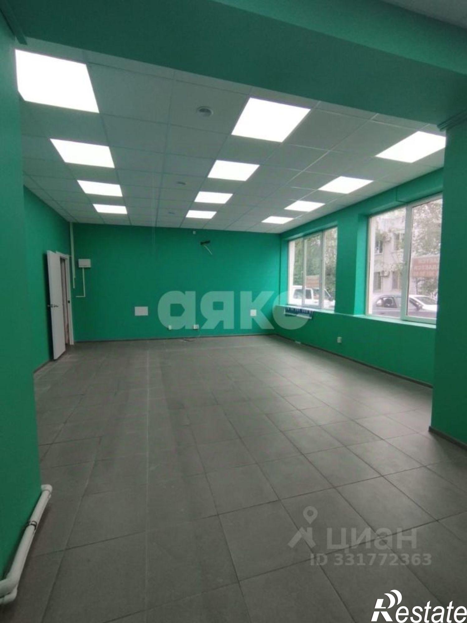 Купить торговое помещение за 10 000 100 рублей на ул Свободы, 14А