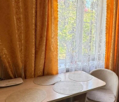 2-комн, 42кв м, этаж 1/4 ул Маршала Жукова, 19