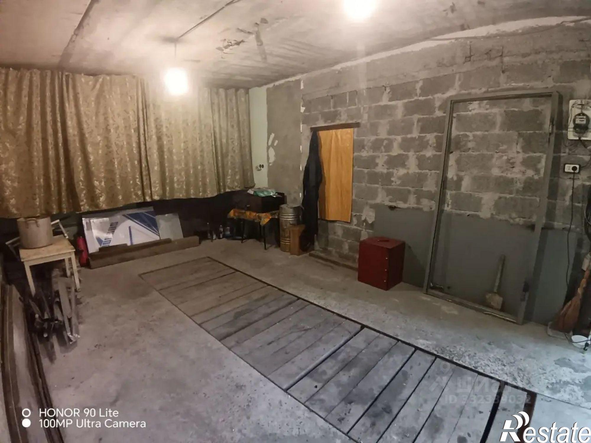 Купить гараж, место в паркинге за 2 400 000 рублей на ул Калараша, 2