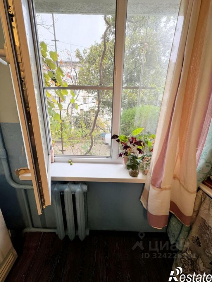 3-комн квартира ул Черноморская, 12,  д. 12