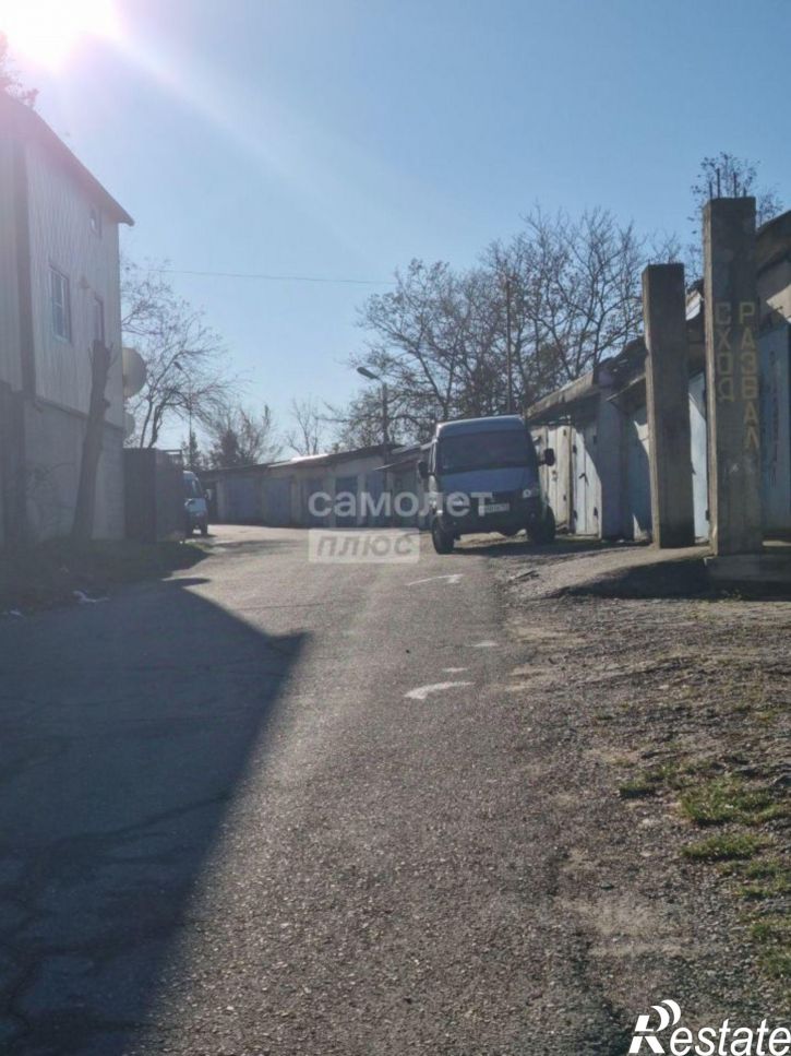 Гараж/парковка ул Лазурная, 46А,  д. 46А