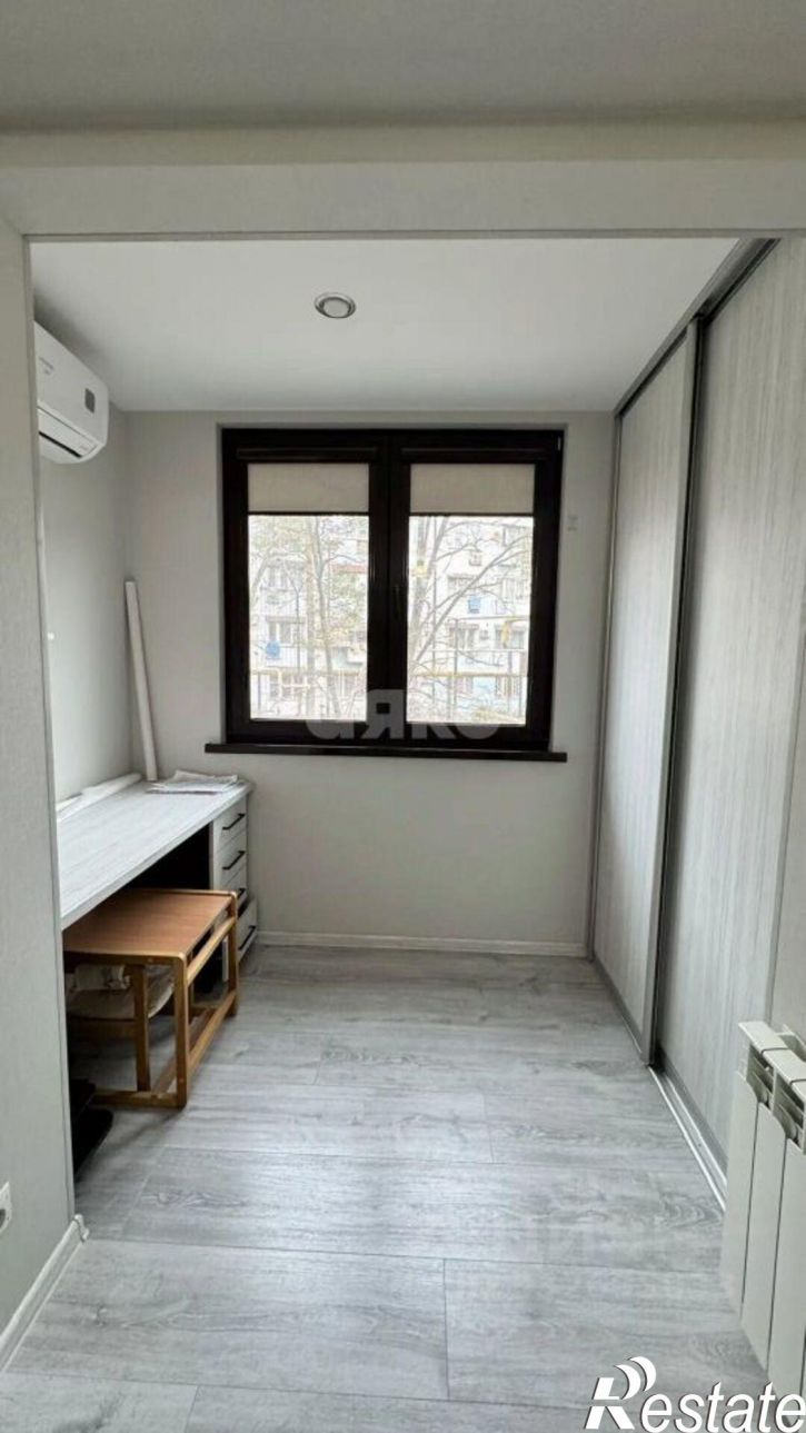 3-комн квартира ул Черноморская, 12,  д. 12