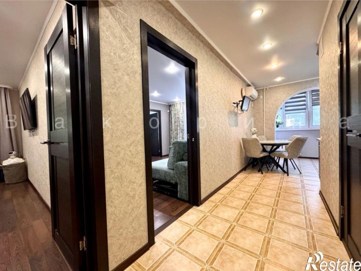 3-комн квартира ул Полетаева, 35,  д. 35