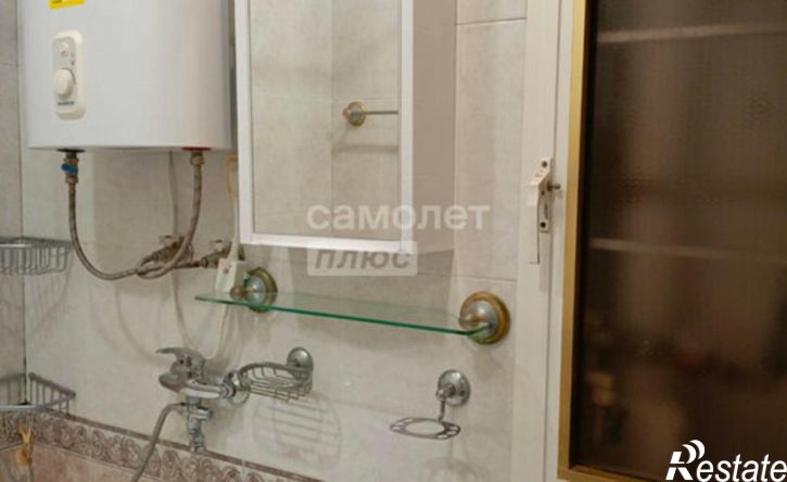 2-комн квартира ул Г. Петровой, 4,  д. 4