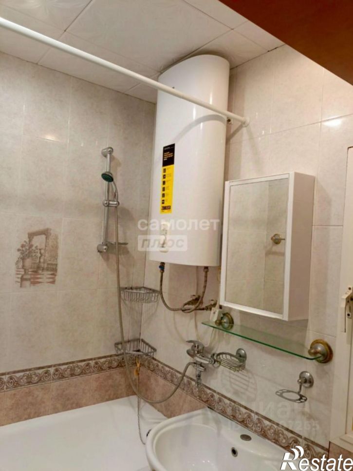 2-комн квартира ул Г. Петровой, 4,  д. 4