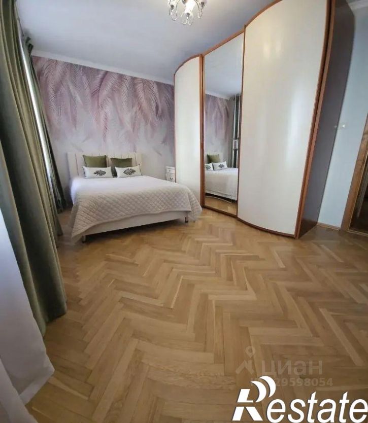 3-комн квартира улица Софьи Перовской, 5,  д. 5